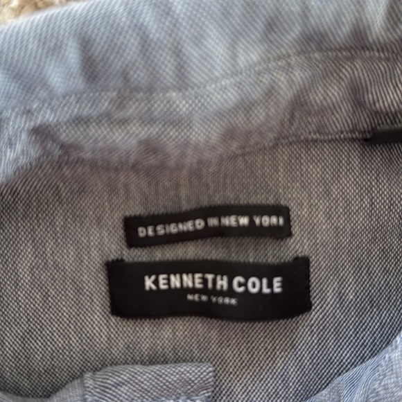 🍍Kenneth Cole causal button down 🍍Sz L🍍Pit to pit 21”🍍Length 25”🍍 - Picture 2 of 4